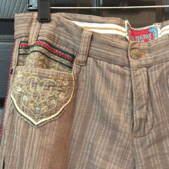 Two Ten Ten Five Capris - Picture 3 of 7